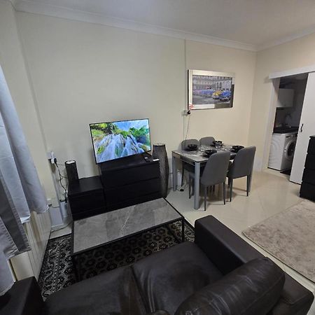 Shanti House Енфілд Екстер'єр фото