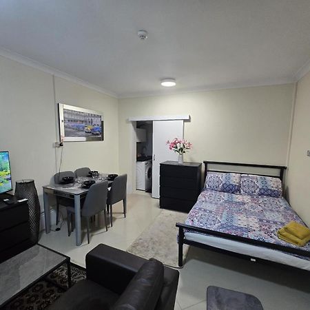 Shanti House Енфілд Екстер'єр фото